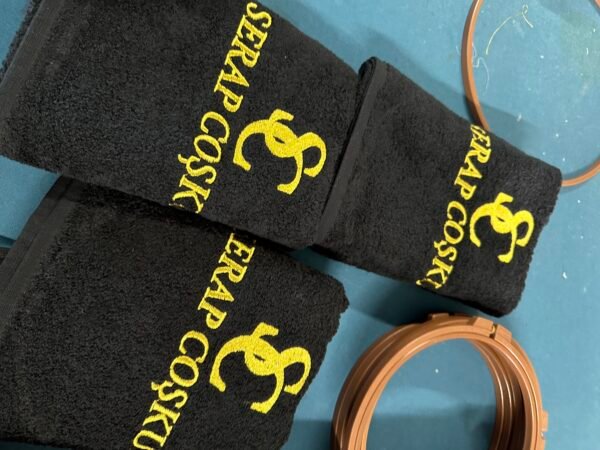 Özel Logo Nakışlı Siyah Havlu Seti Üretimi - Görsel 3